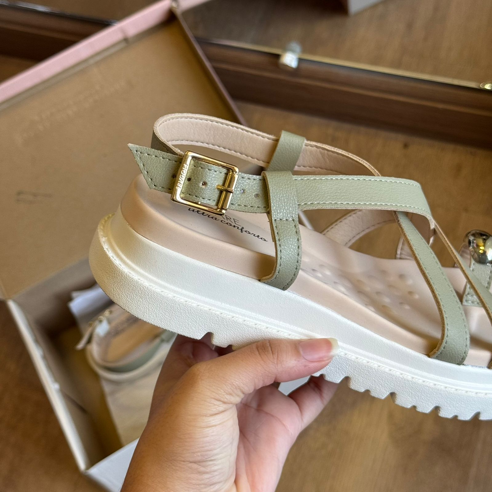 Sandália Modare Detalhe Dourado no Dedo 7200.107 - Imagem 6